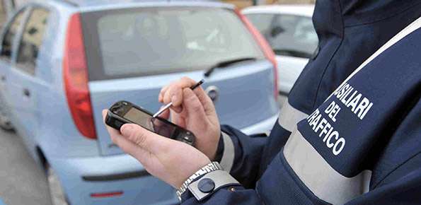 AUSILIARIO E MOVIERE DEL TRAFFICO 