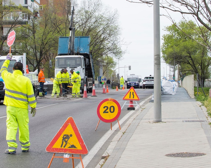 ADDETTO ALLA SEGNALETICA STRADALE